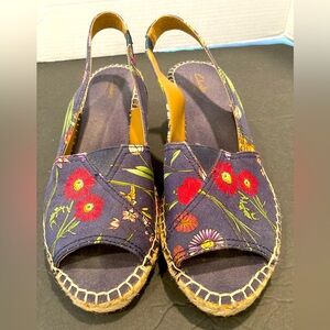 Clarks espadrilles. EUC
